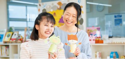 教育学部の実習担当と学生